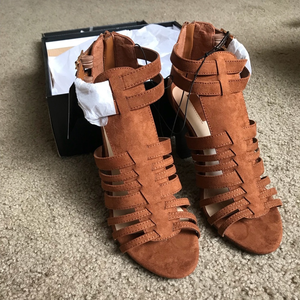 NIB/NWT Faux Suede Caged Sandals
